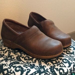 L.L. Bean clogs